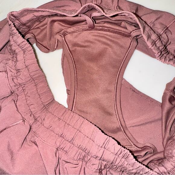 Lululemon Hotty Hot Short II *2.5" Quicksand Pink Purple Mauve  8 - Picture 10 of 11